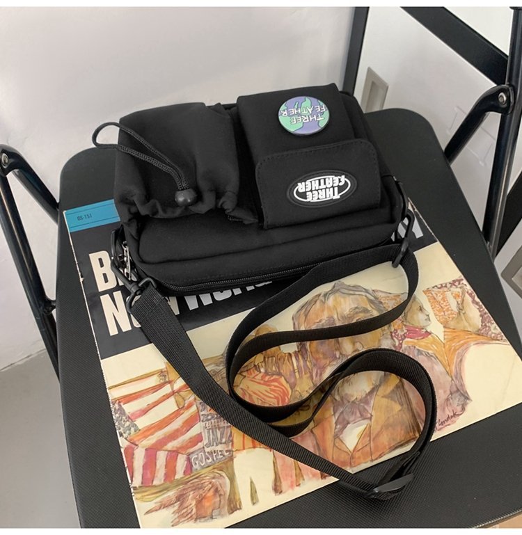 2024 New Crossbody Men's Trendy Brand Women's Single Shoulder Lightweight Emblem Backpack Instagram Mobile Small Square_voghion.com