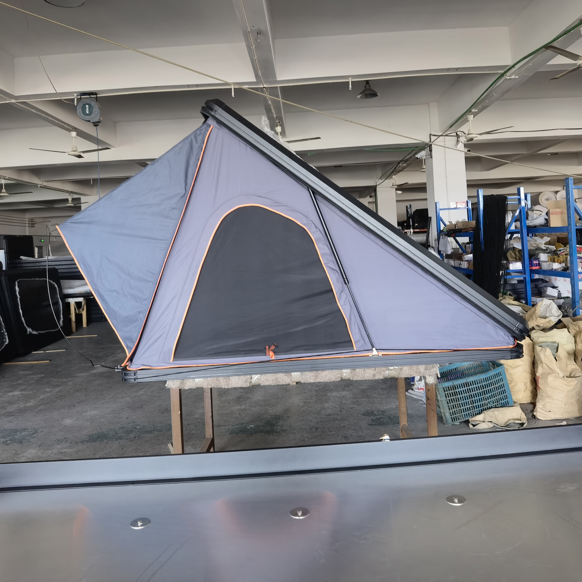 Aleación de aluminio tipo triángulo al aire libre carpa de techo carpa de carro de cáscara dura