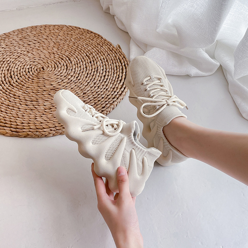 Zapatillas deportivas de coco calientes para mujeres verano 2024 nuevas zapatillas de correr de octopus transpirables de tela transpirable ultra suave