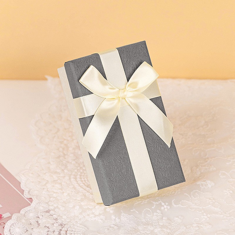 Nueva caja de regalo pequeña, exquisita caja de embalaje de lápiz labial y perfume, joyero para novia, cubierta de cielo y tierra, caja de lazo, lista para la venta