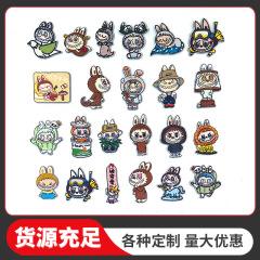 Labubu 漫画かわいい刺繍パッチパッチ下駄靴花ベルクロバッジコンピュータ刺繍パッチ
