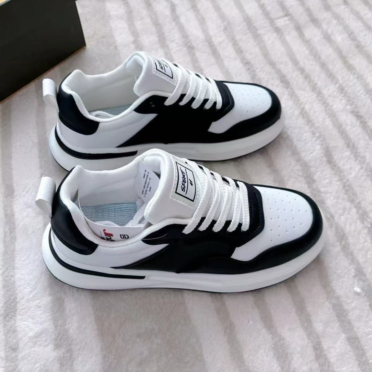 Comfortable universal white sneakers platform