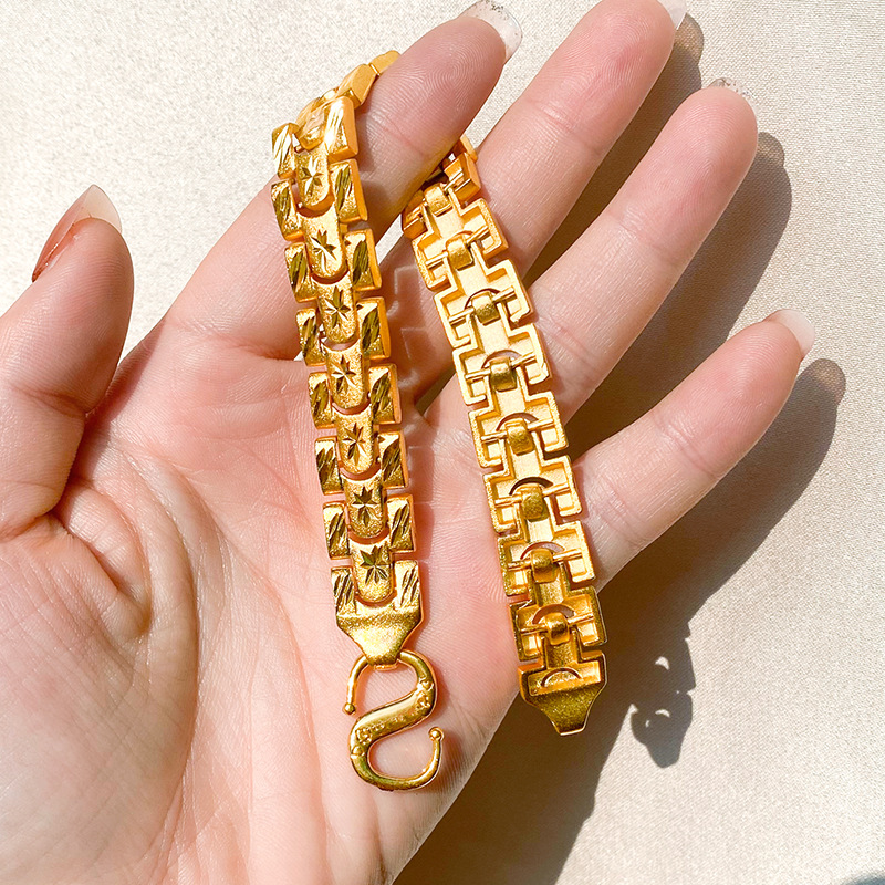 Sand Gold hombres y mujeres pulsera de patrón estrellado imitación oro joyería Correa ancha dominante galvanoplastia artesanía pulsera de aleación de cobre