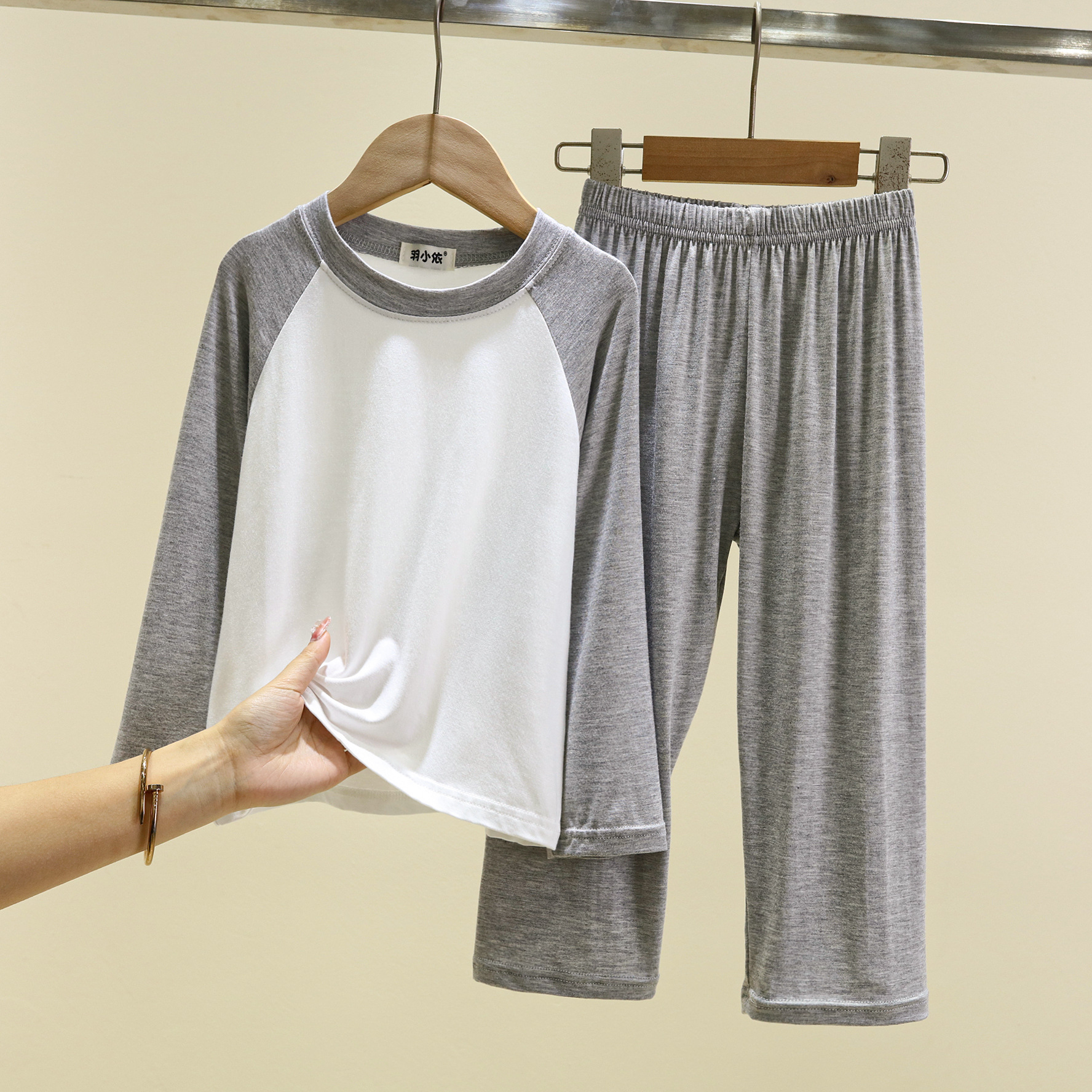 Children's modal long-sleeved pajamas suit spring and summer medium and large children's thin pajama pants boys and girls loose air conditioning home wear