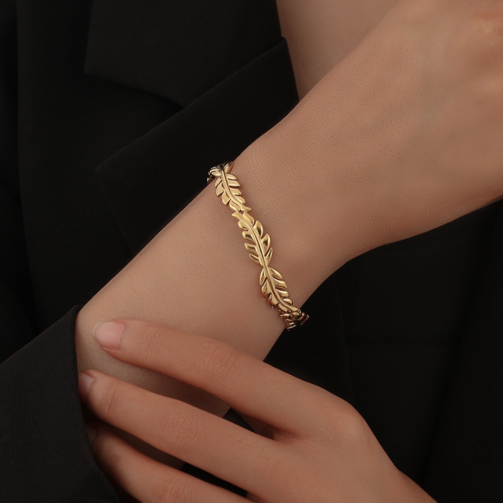 12g Weight Bangle Classification 1 Piece Quantity Daily Occasion Stainless Steel Material Geometric, Eye Pattern Unisex Gender Plating Design Simple Style Style Geometric Eye Stainless Steel Simple Style Bangle 65