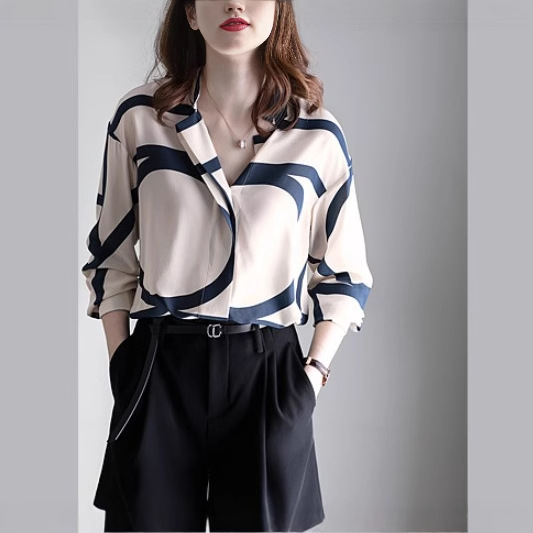 Japanese and Korean crazy love! Atmospheric funky! Contrast Color Striped Chiffon Collar Slim-fit Loose Long-sleeved Shirt for Summer