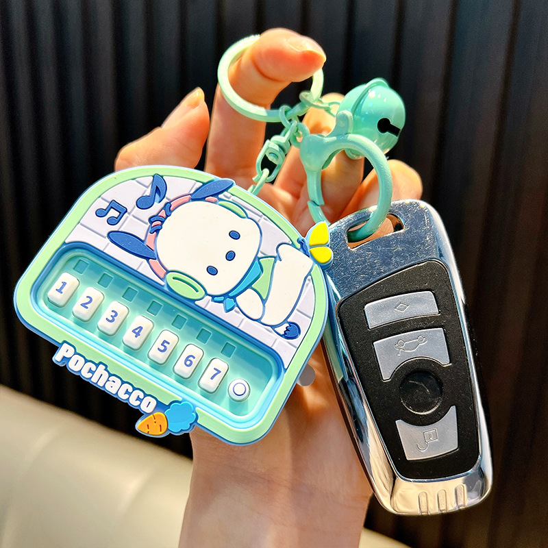 Genuina Sanrio piano llavero lindos juguetes de música bolsos colgantes llavero de automóvil pequeños regalos al por mayor image 4