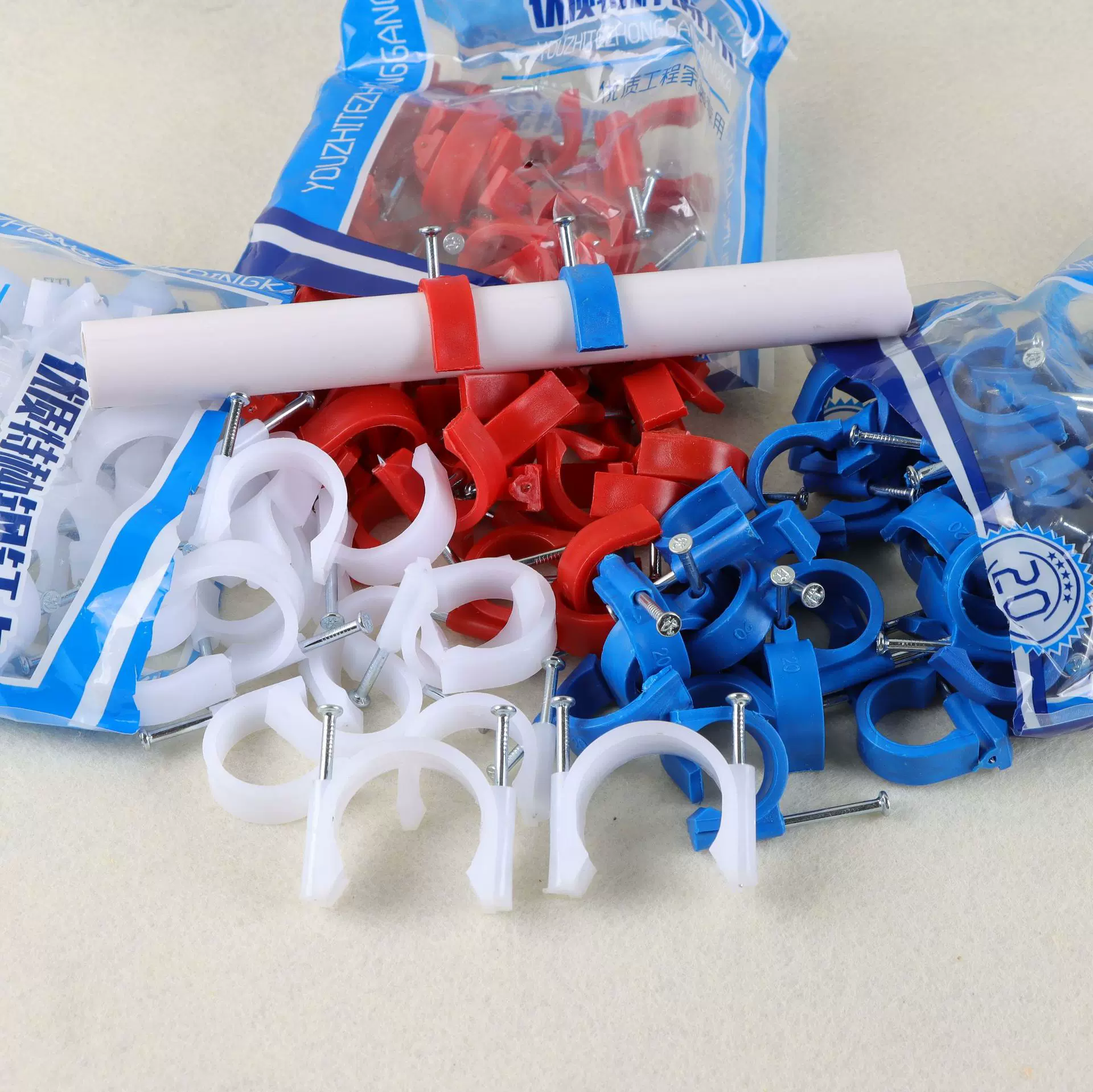 PVC钢钉卡优质钢钉纯新料钉卡地暖管排线管专用固定卡品质说话