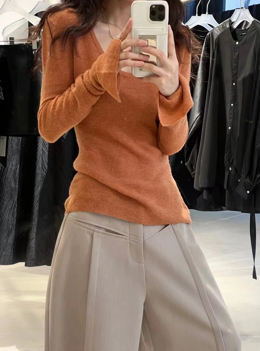 AN Maiden韓国系Uネックブルーのシンプルなニットの女性の春はウエストの正肩のラッパの袖の中に上着を掛けます。