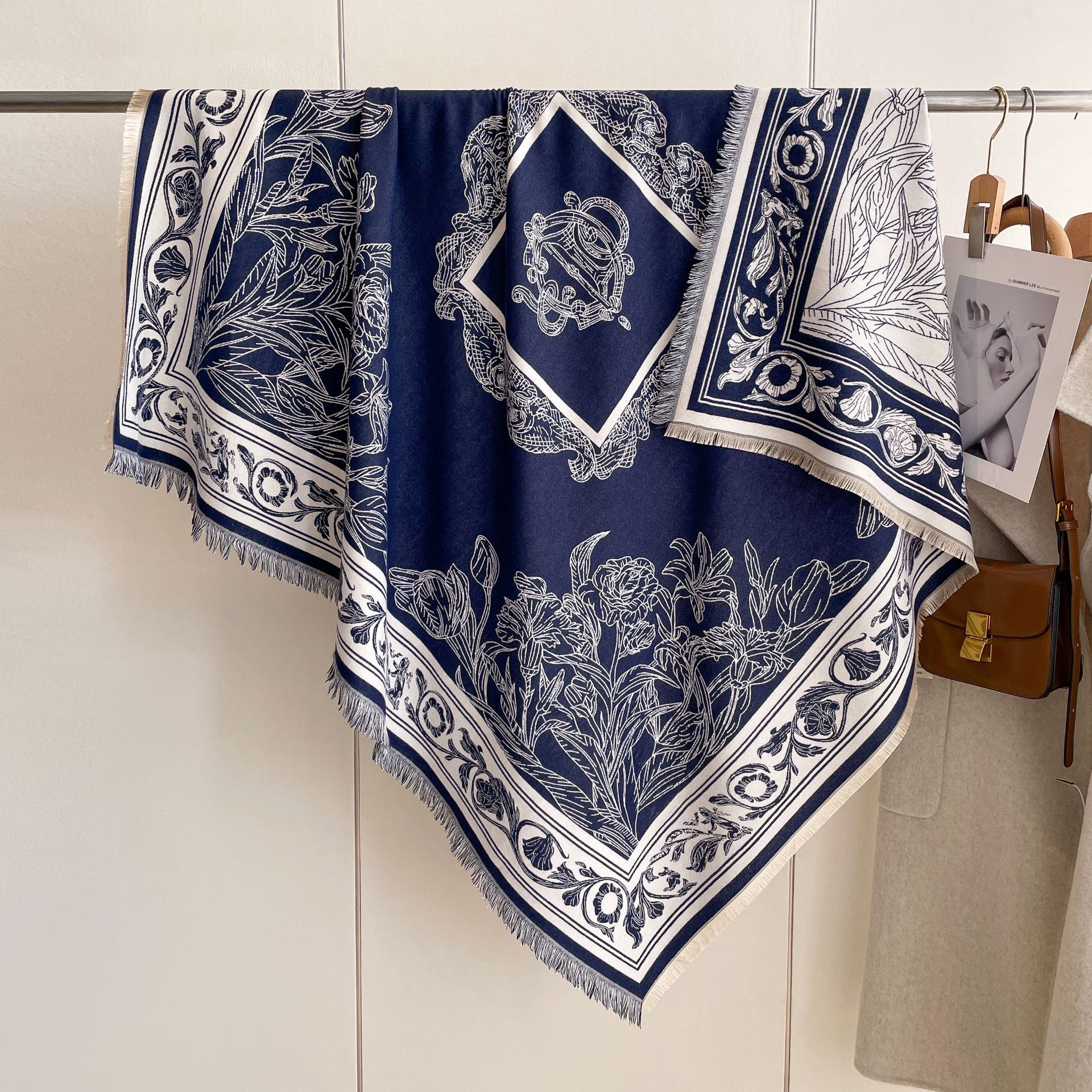 Impresión floral coreana toallas grandes engrosadas capa de decoración 2024 otoño y invierno doble cara imitación de cachemir abrigo abrigo