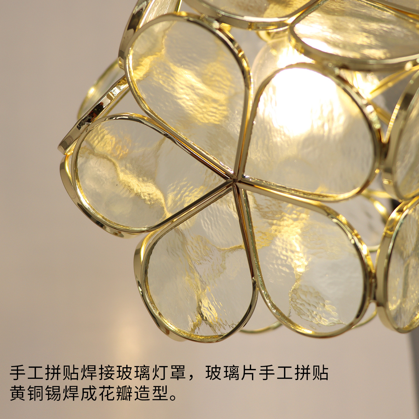 Lámpara de cabecera retro Zhongshan lámpara de vestíbulo de la atmósfera decoración lámpara de cabecera de la cama estilo antiguo una sola cabeza lámpara de vidrio pequeño