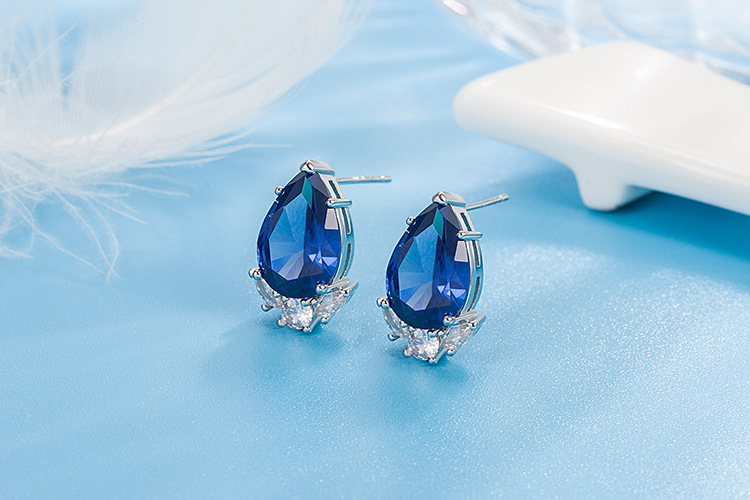 Glam Water Droplets Copper Inlay Zircon Ear Studs 1 Pair