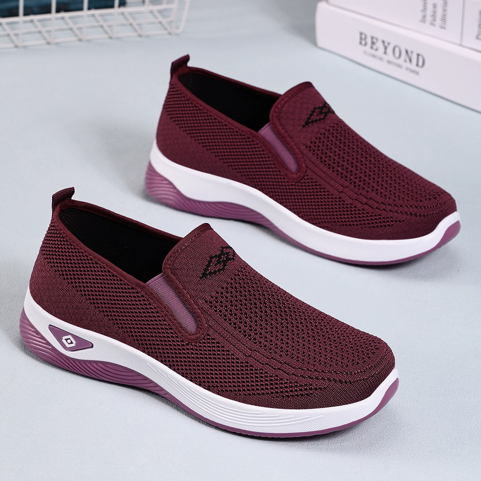 Женские осенние универсальные и удобные тканевые туфли в стиле старого Пекина, легкие, комфортные, повседневные туфли для женщин среднего и старшего возраста.