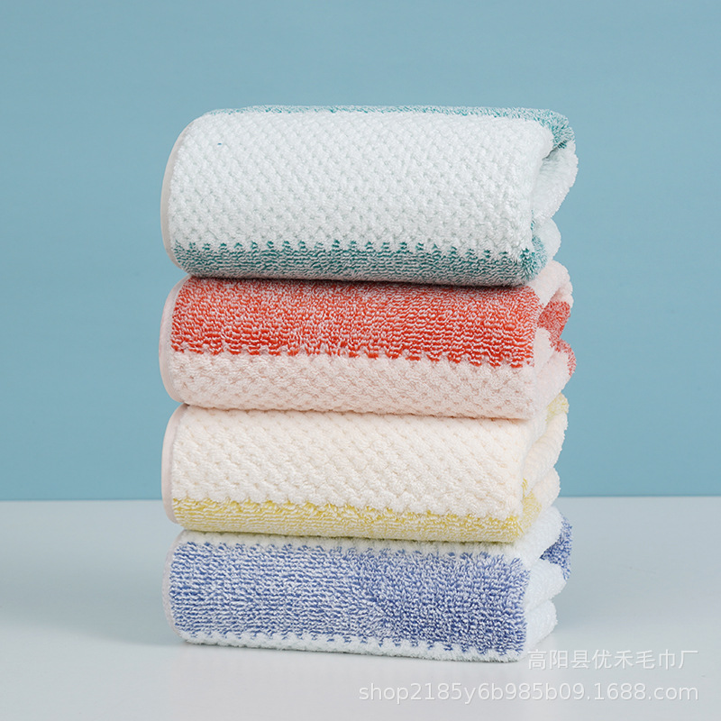 New face towel made of woven coral velvet with pineapple pattern, soft, absorbent, and non-shedding, suitable for adults, men, women, children, and couples.