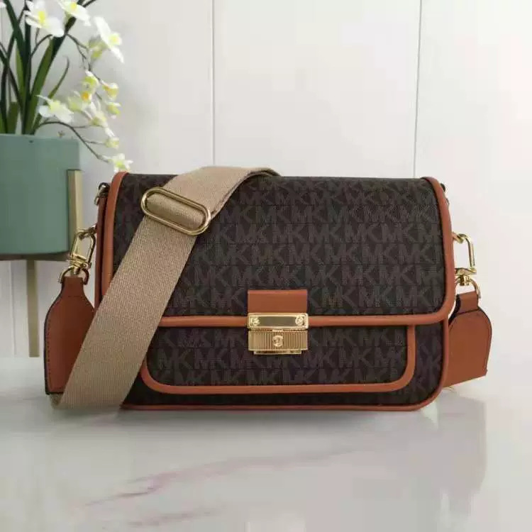 New Model Mk Baguette Bag with Monogram Pattern, Bradshaw Camera Bag, Crossbody Bag, Versatile Fashion Trendy Underarm Bag for Women