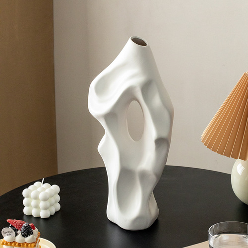 Nordic-style home decor with unique shapes, modern minimalist ceramic vase, dried flower arrangement vase, trendy manufacturer wholesale