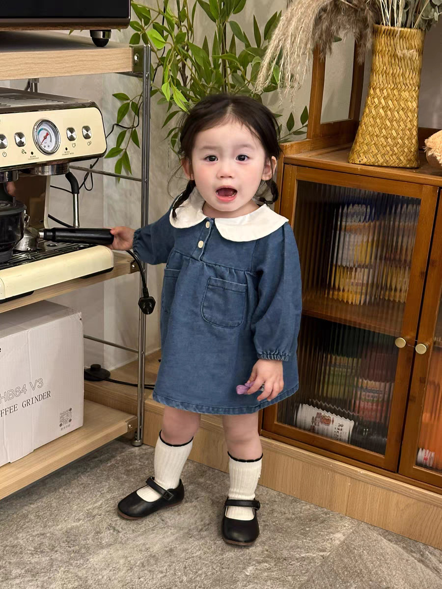 Robe en jean pour bébé fille avec col poupée style coréen_voghion.com