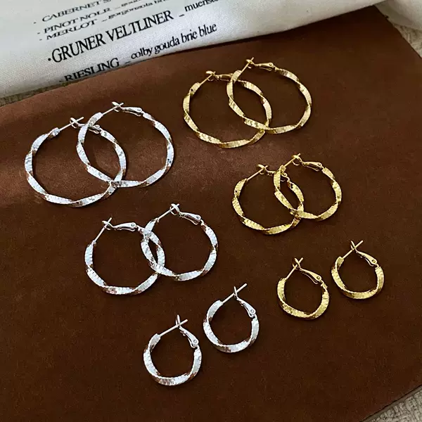 Copper-plated real gold European and American high-end spiral texture hoop earrings for women, new light luxury fashion earrings