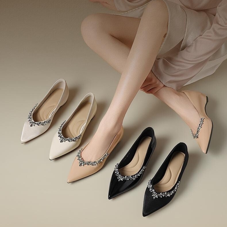 【Celebrity Style】Dama French-Style Elegant Pointed-Toe Shoes with Rhinestones, Autumn Height-Increasing Shallow Mouth Shoes【No Returns or Exchanges】