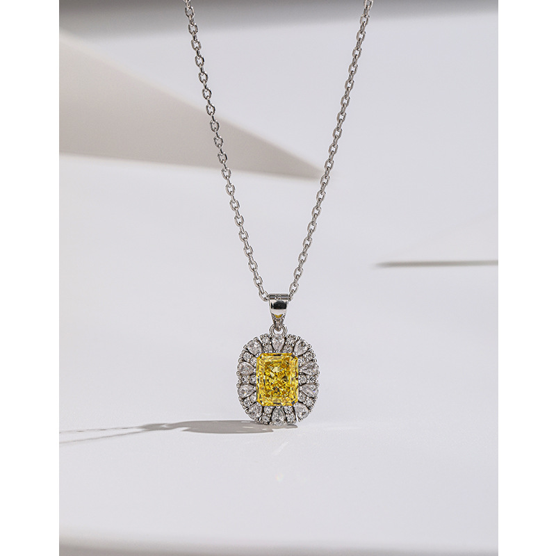 S925 plata esterlina hielo flor corte collar cuadrado para las mujeres Luz de lujo de alto grado temperamento nicho de alto carbono diamante colgante clavícula cadena