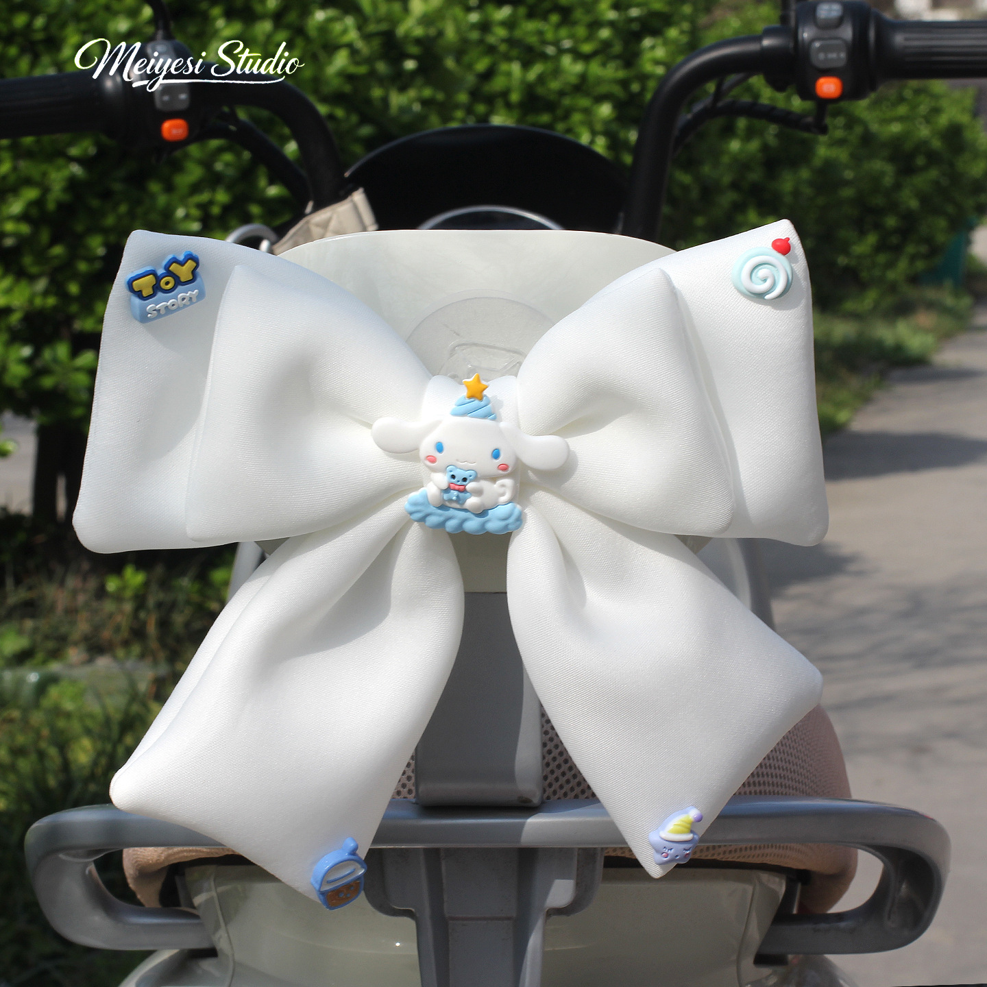Nuevo 2026 coche eléctrico arco decoración accesorios pequeños accesorios de la batería de la cola de los accesorios adornos de la cola lindos