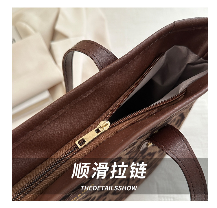 This is a new 2024 trendy and stylish large-capacity handbag for women. It is a fashionable and stylish single-shoulder tote bag for autumn and winter undefined