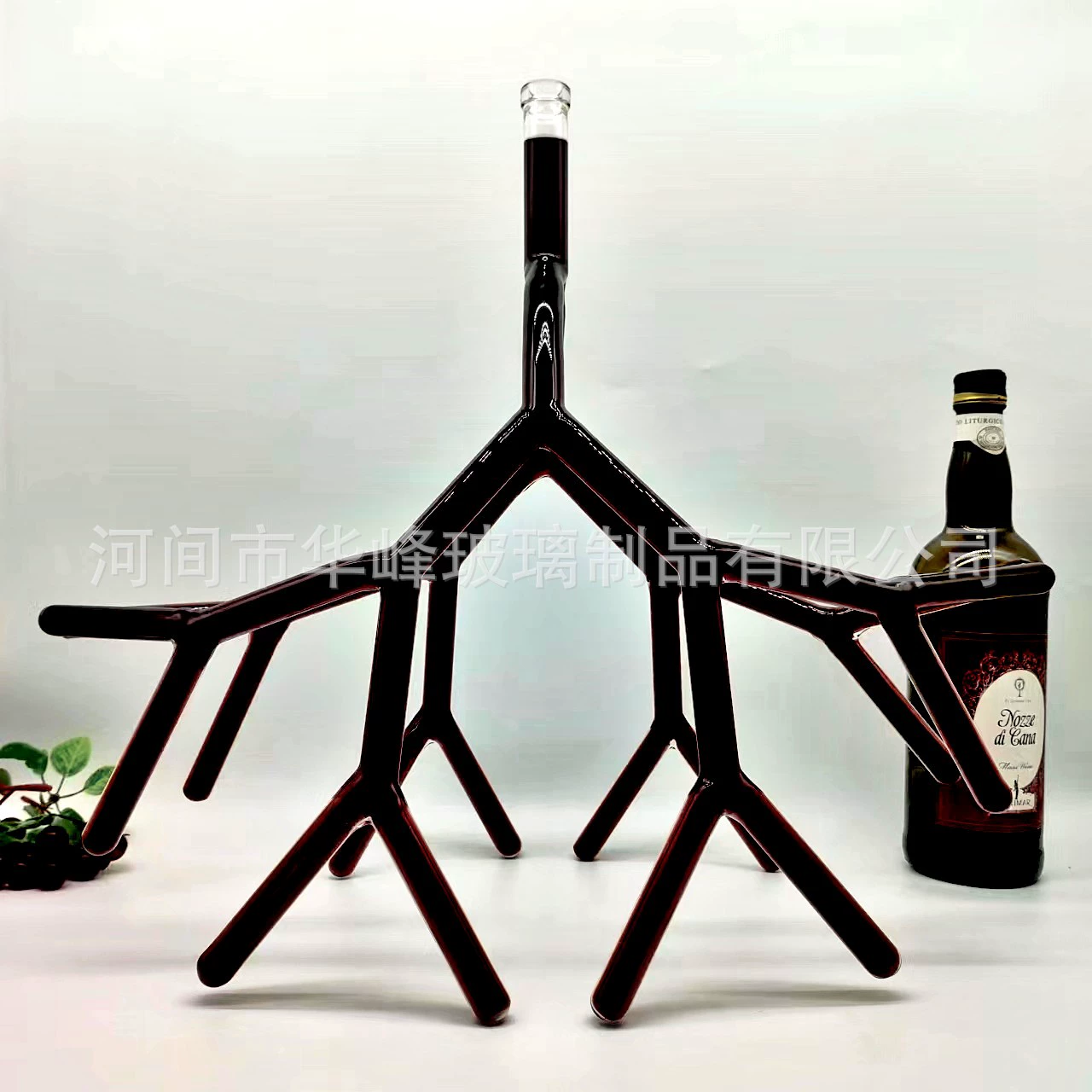Glass wine decanter for whiskey