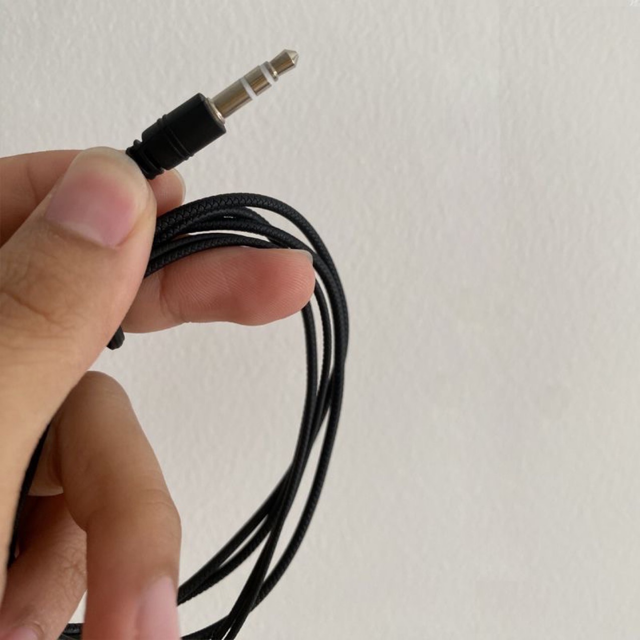 Fábrica de auriculares de radio al por mayor tipo de control de cable en los oídos auriculares de teléfono móvil Android universal para auriculares de Apple en stock