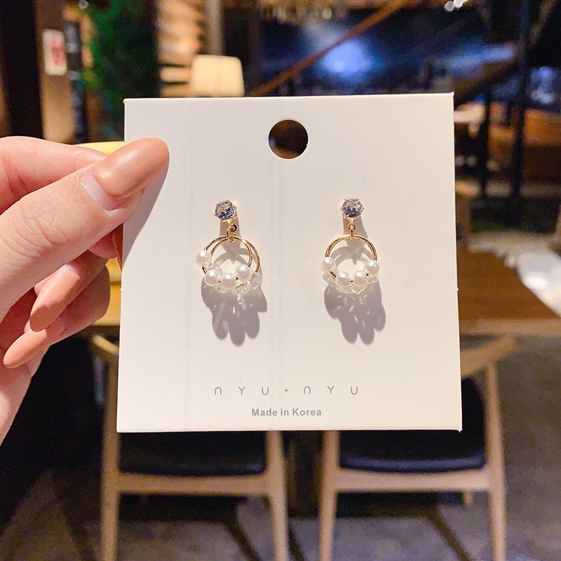 Pendientes de aleación moda coreana, estilo lujo ligero, ideales para puestos callejeros, mercado nocturno y ventas en vivo, al por mayor