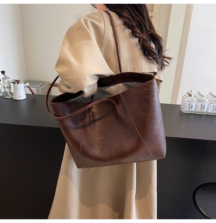 2024 niche design tote new high-end commuting women's large capacity shoulder bag trend_voghion.com