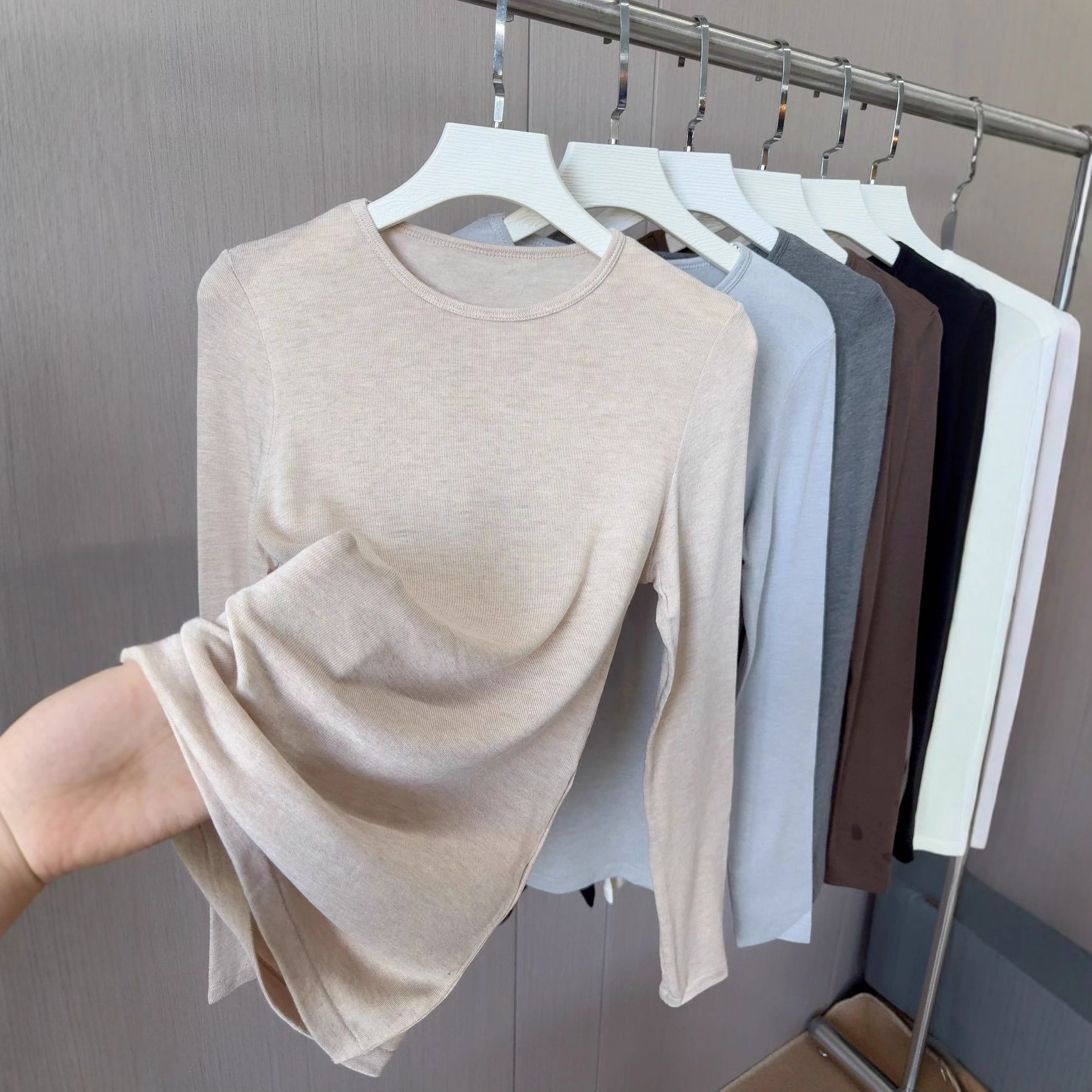 天丝莫代尔山羊绒打底衫女秋冬修身圆领纯色t恤亲肤内搭针织衫