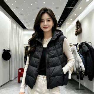 2026新款泡芙轻薄羽绒马甲女短款连帽加厚保暖白鸭绒背心坎肩外套