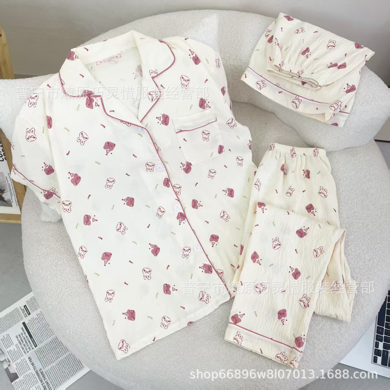 Hermosos pijamas de tela de rabu mujeres primavera y otoño verano nubes de algodón dulce mangas cortas pantalones cortos de tres piezas ropa para el hogar