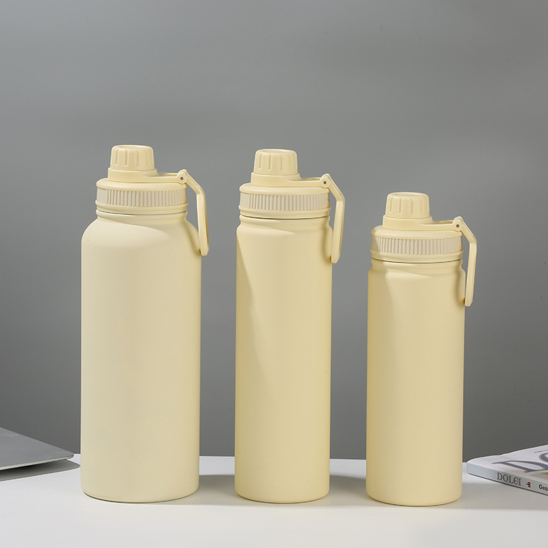 Ventas transfronterizas calientes espaciales 304 tazas de acero inoxidable tazas de agua deportivas portátiles al aire libre con anillo de hebilla kettle deportivo