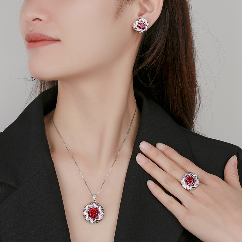 2025 nuevo estilo Zhuang Shengsheng joyería fondo de cobre chapado en oro simulación corindón rojo temperamento redondo traje de lujo ligero mujer 10-8mm