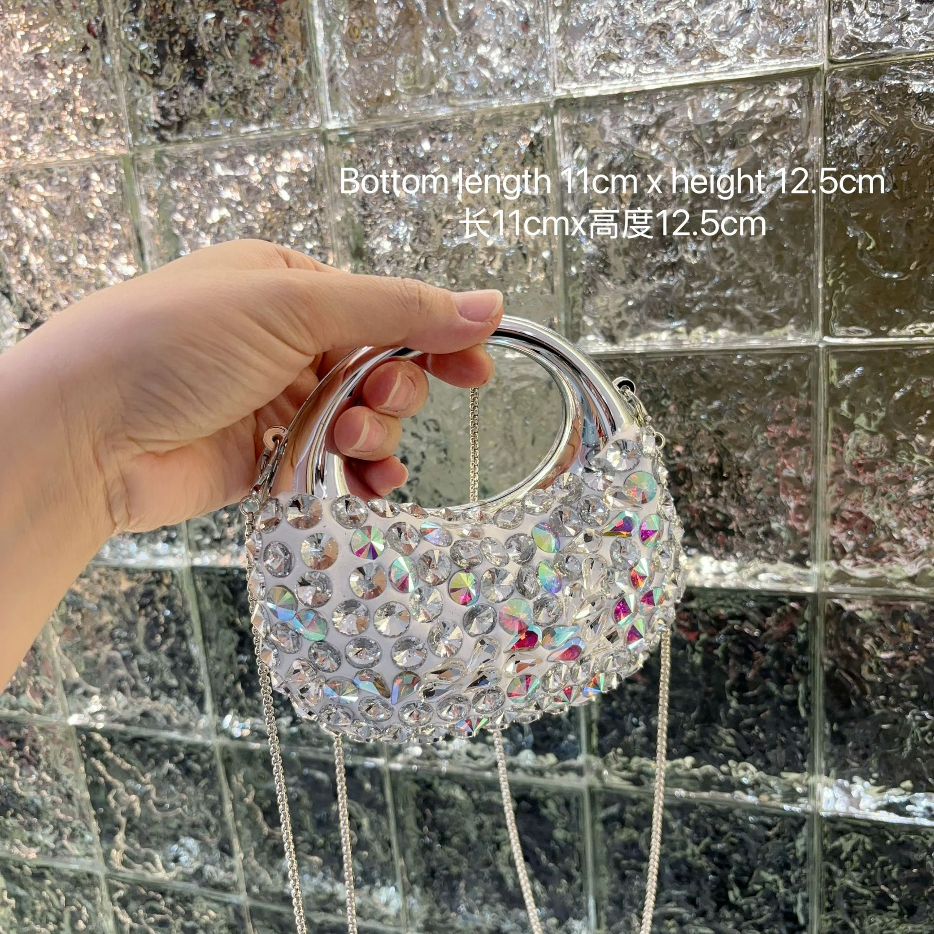 2025新型ファッション女性ハンドバッグ夏百合バッグ対外貿易アクリルドリル付き宴会バッグハンドバッグ