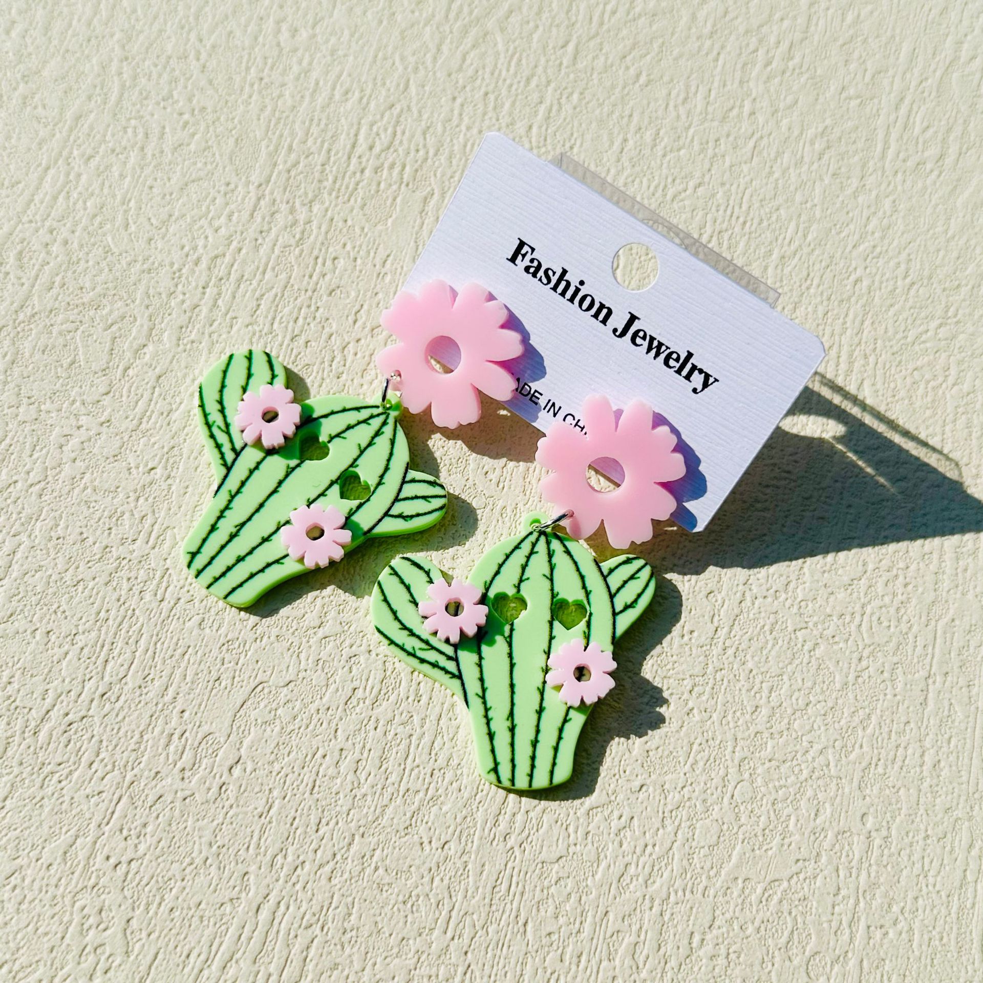 1 Pair Retro Cactus Arylic Drop Earrings display picture 4