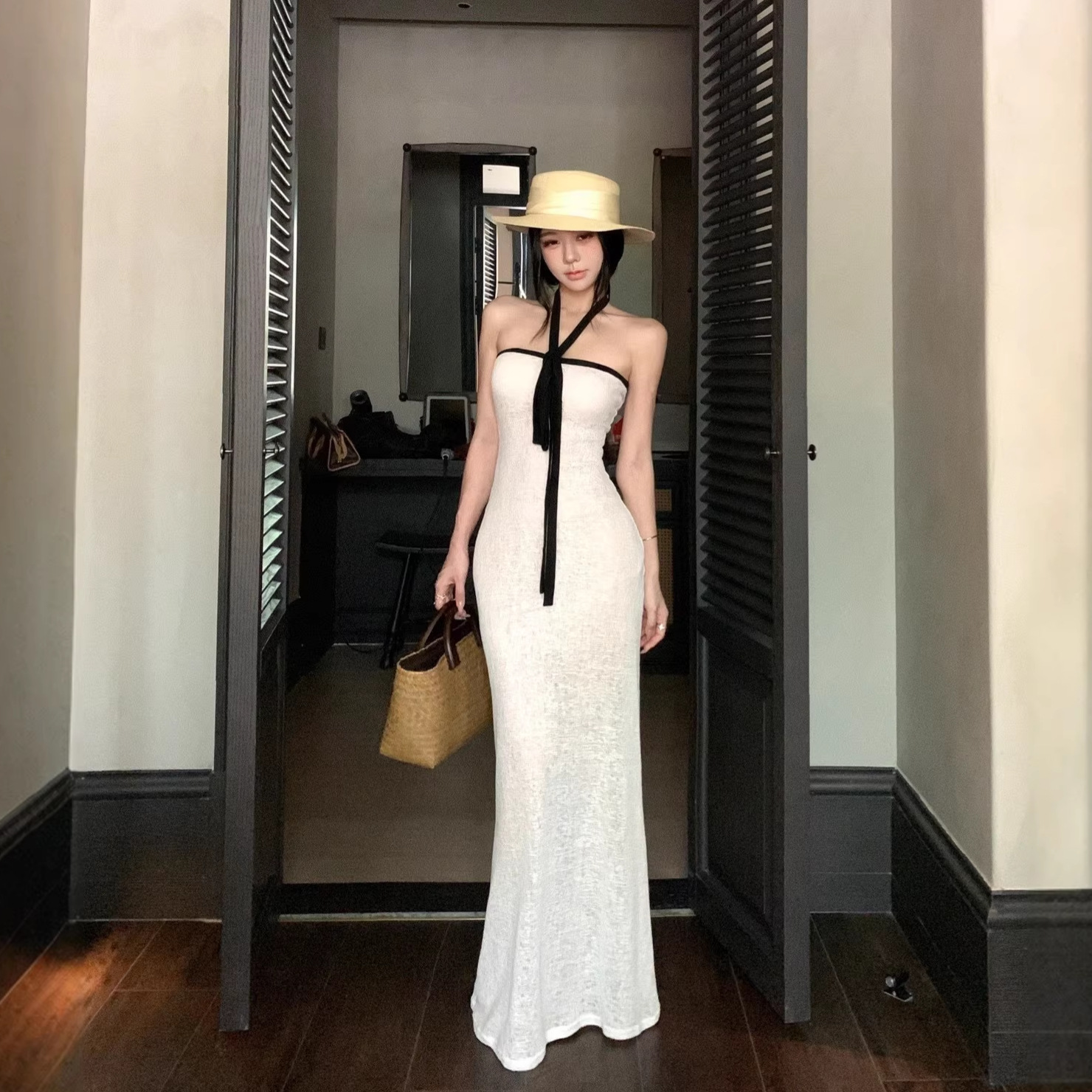 French White Seaside Vacation Tube Top Halter Dress for Women Summer 2025 New Off-Shoulder Backless Elegant Long Skirt