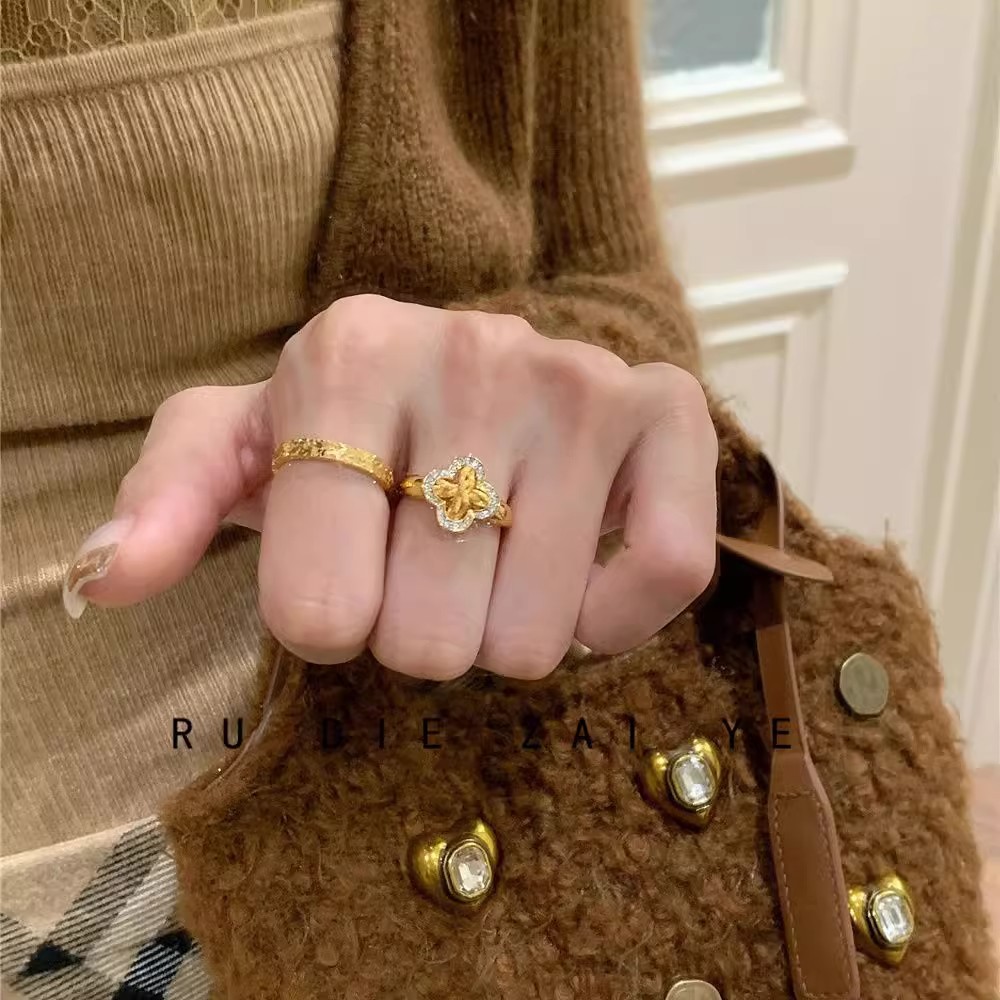 Ancient Method Vine Four-leaf Clover Petal Ring Micro-inlaid Zircon Retro Light Luxury High-grade Open Ring