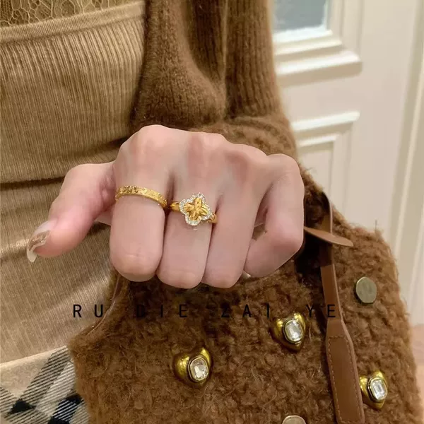 Ancient Method Vine Four-leaf Clover Petal Ring Micro-inlaid Zircon Retro Light Luxury High-grade Open Ring