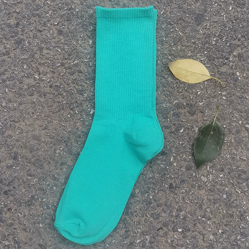 Mid‑length cotton socks, mid‑calf unisex, absorbent and odor‑resistant, cotton or thin velvet option