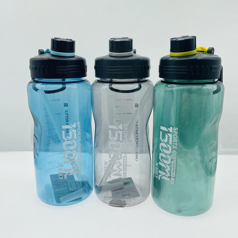 Xinbidecheng artificial taza de agua portátil taza de plástico Super gran capacidad taza de paja simple gran hervidor deportivo