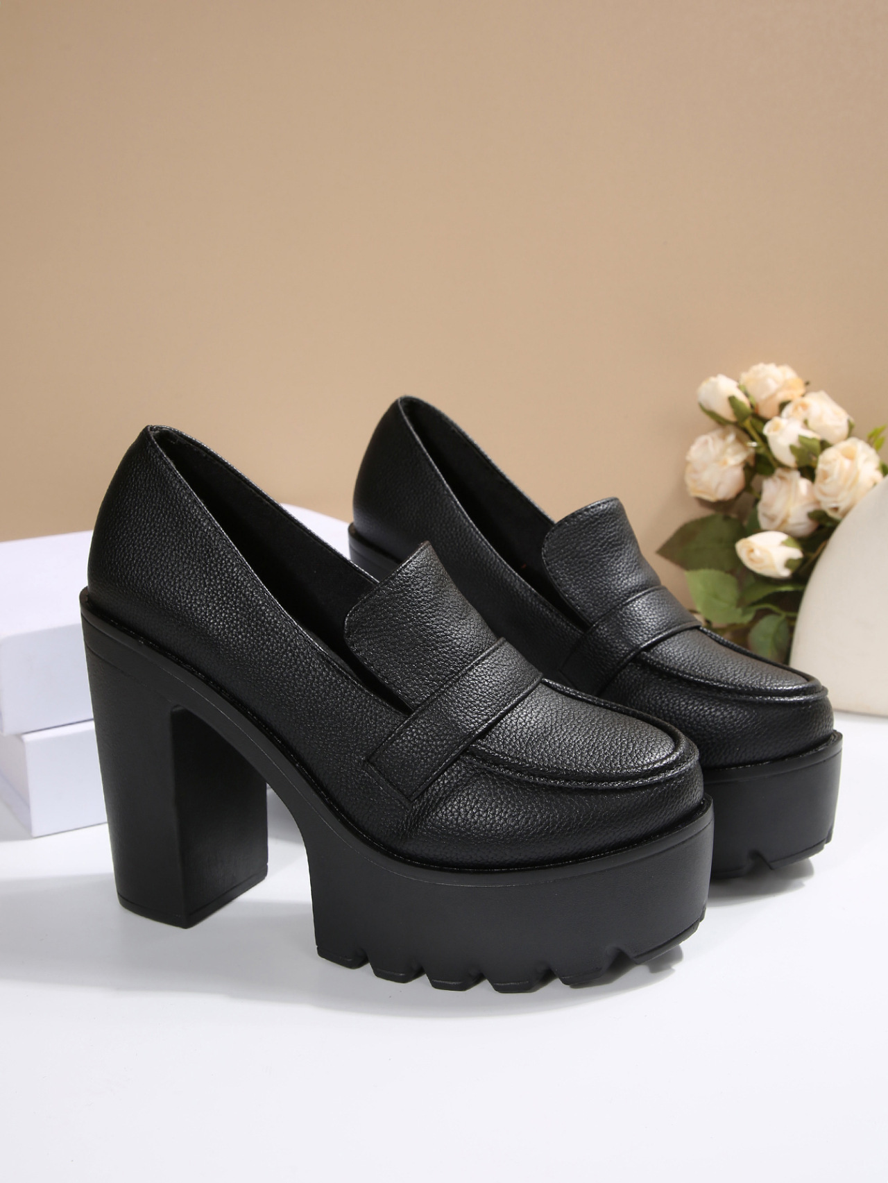 Damesschoenen met blokhak voor petite dames elegante stijl_voghion.com