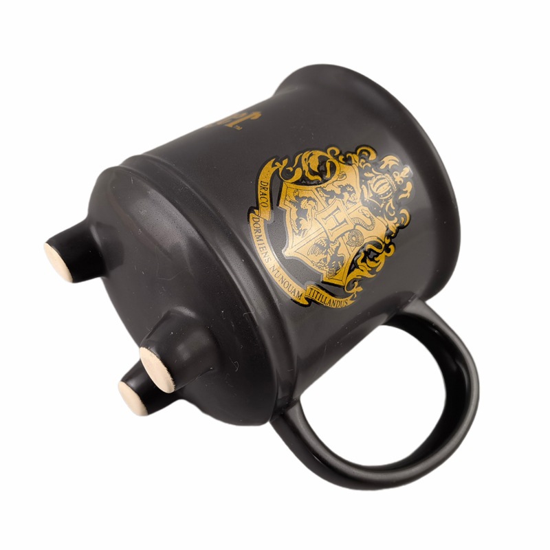 Selección estricta taza de café negra con pies Harry Potter triangular olla de cerámica taza incenso molde de taza de marca taza de agua de animación