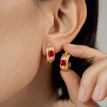 法式复古菱格纹拉丝红宝石色耳环是925小巧轻奢中古培育宝石耳环