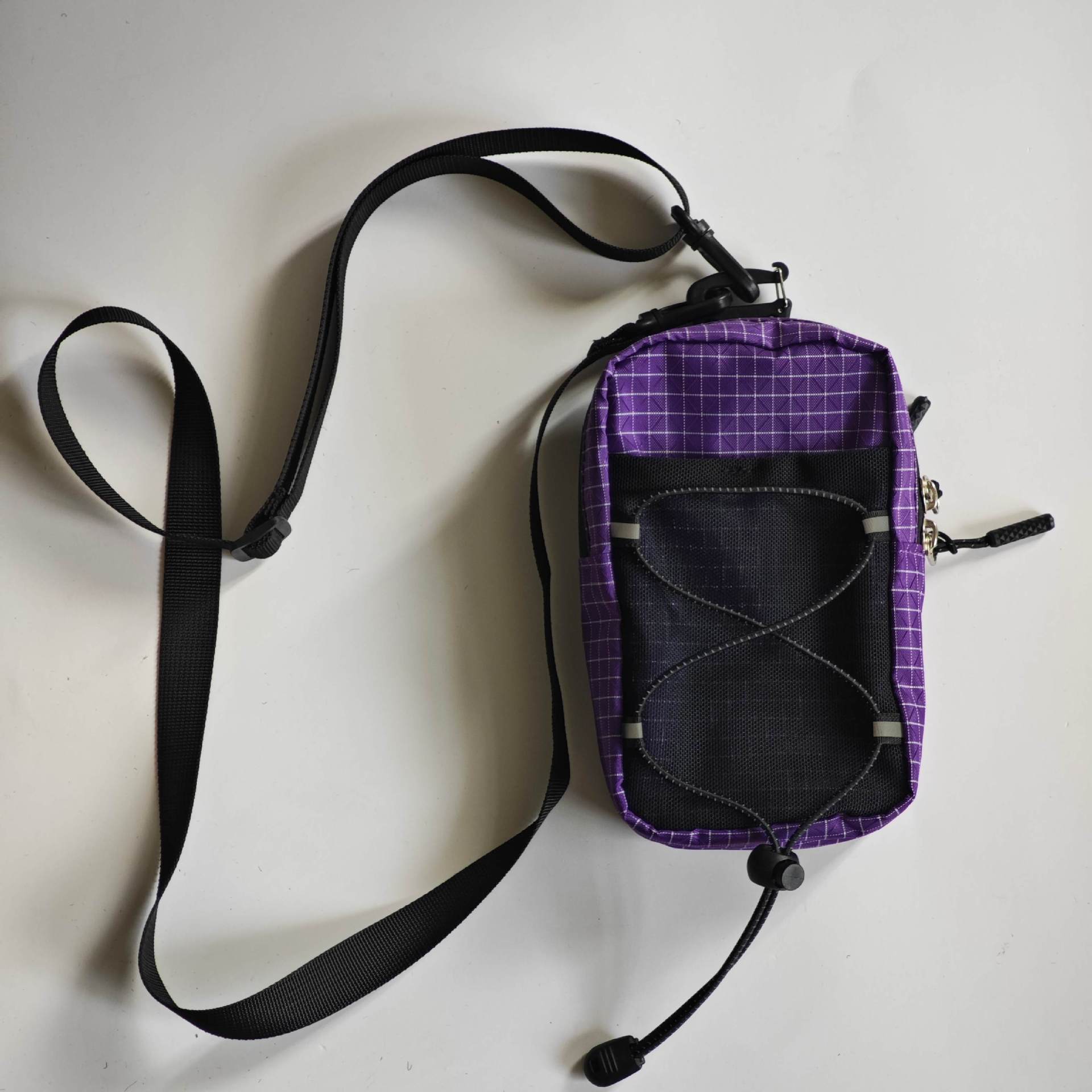 Púrpura con cinturón