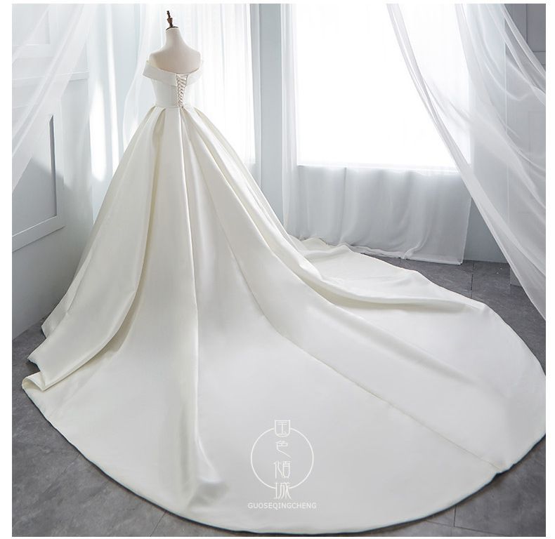 Vestido de novia de un solo hombro, estilo princesa, novedad invierno 2026, con falda voluminosa, efecto adelgazante, de satén, con cola sencilla.