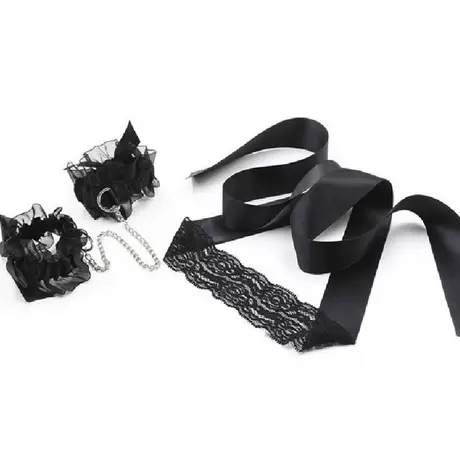Lace Blindfold Eye Mask with Nipple Covers and Handcuffs — detail image 5
