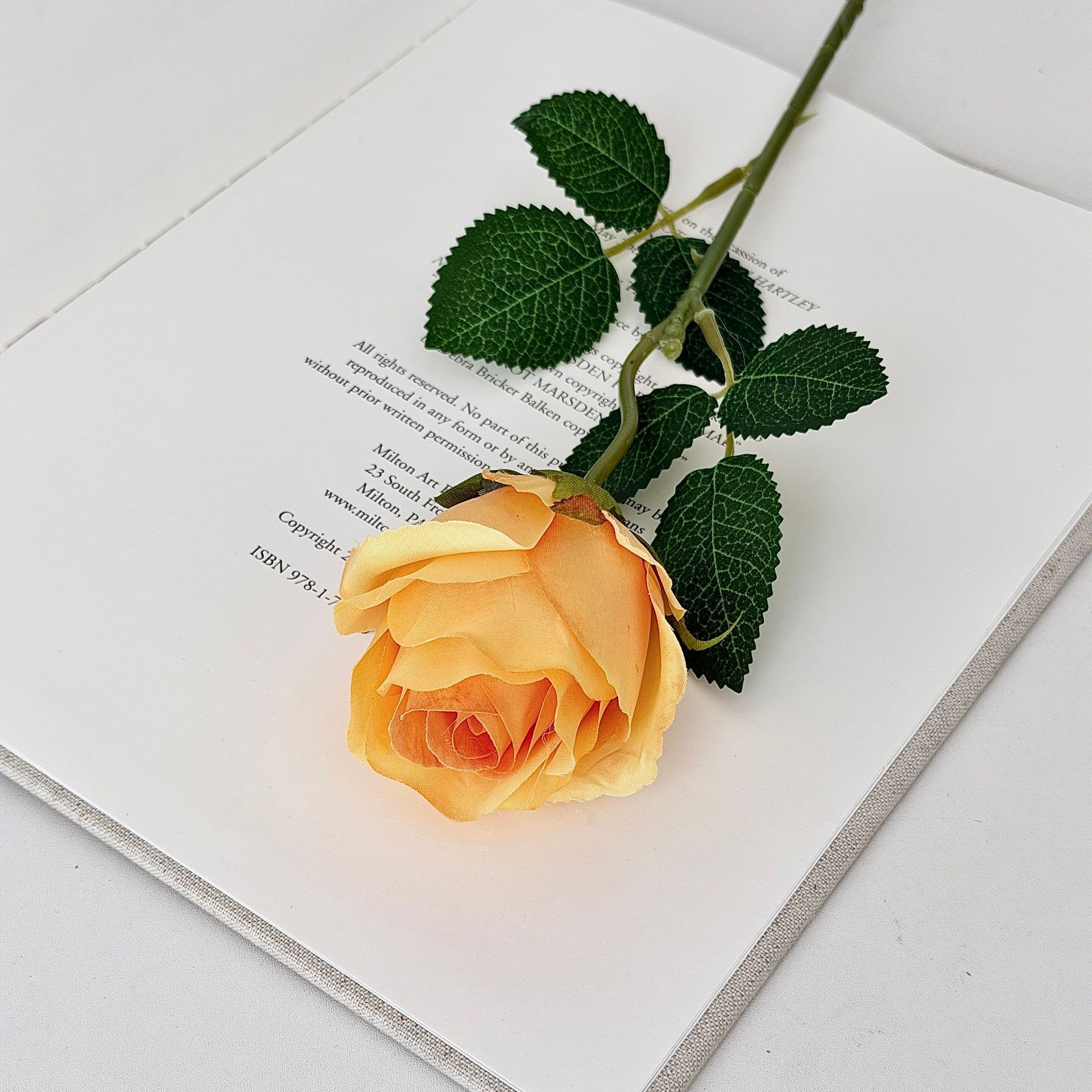 Rosas búlgaras de alta calidad imitación de seda ramo de flores falsas decoración de decoración de la mesa interior de la sala de estar