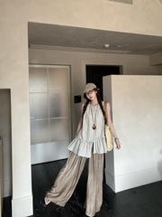 不規則なストライプの気質カジュアルノースリーブベスト女性のための夏の2025新しいスタイルの耳ステッチデザイントップ